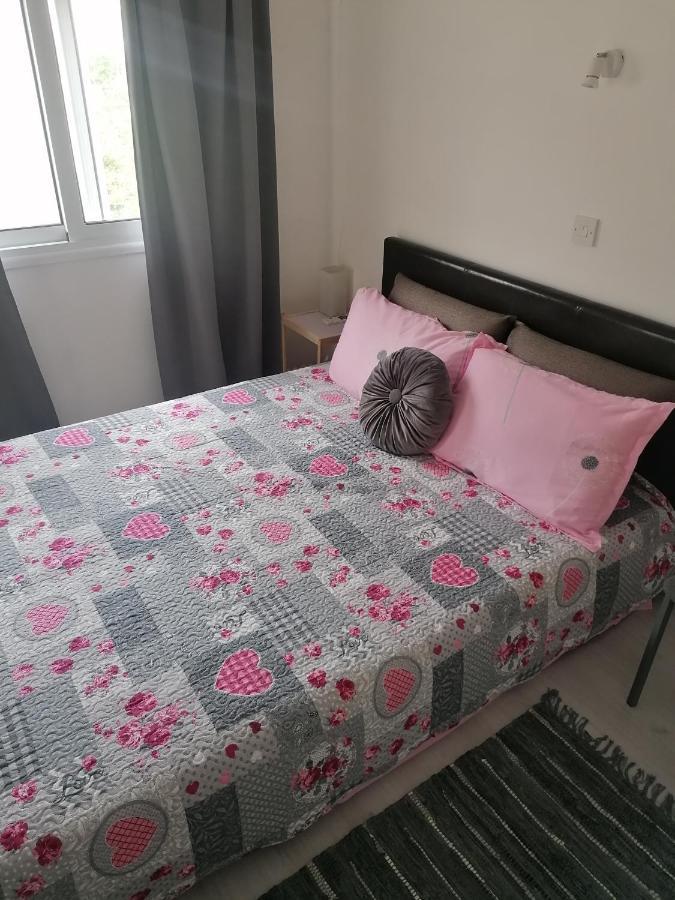 Elenas 1 Bedroom Apartment In Limassol Center Exterior foto